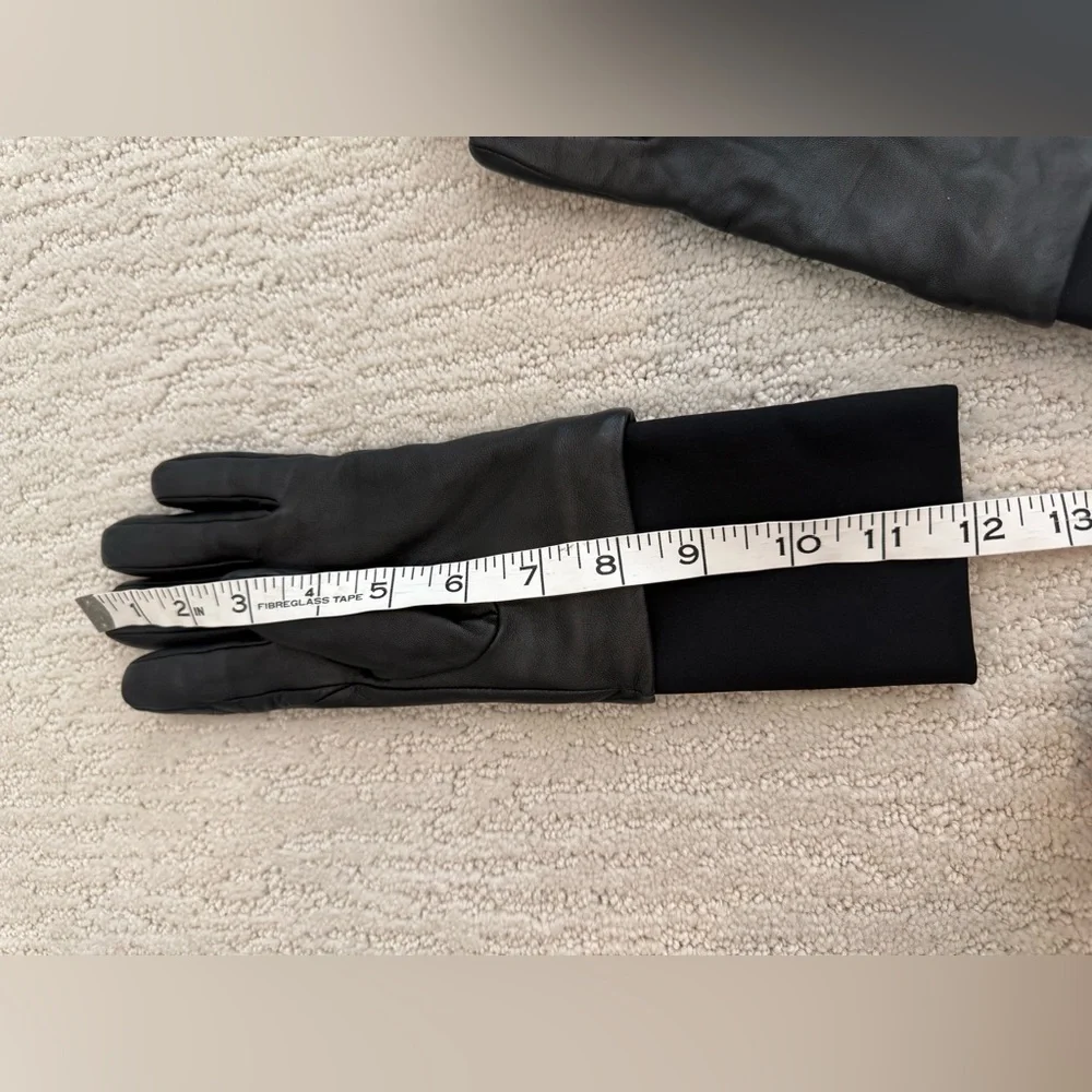 Canada Goose Leather Gloves 6013L $195 women’s small